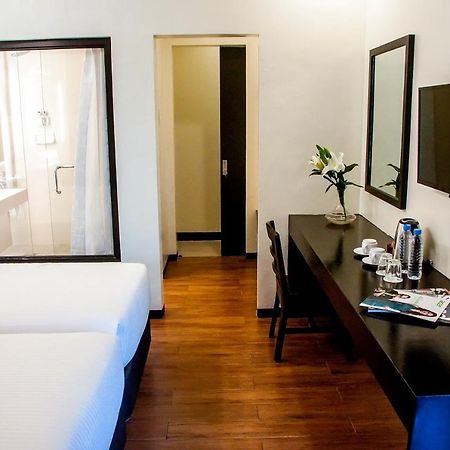 Piña Suites Ormoc Exterior foto