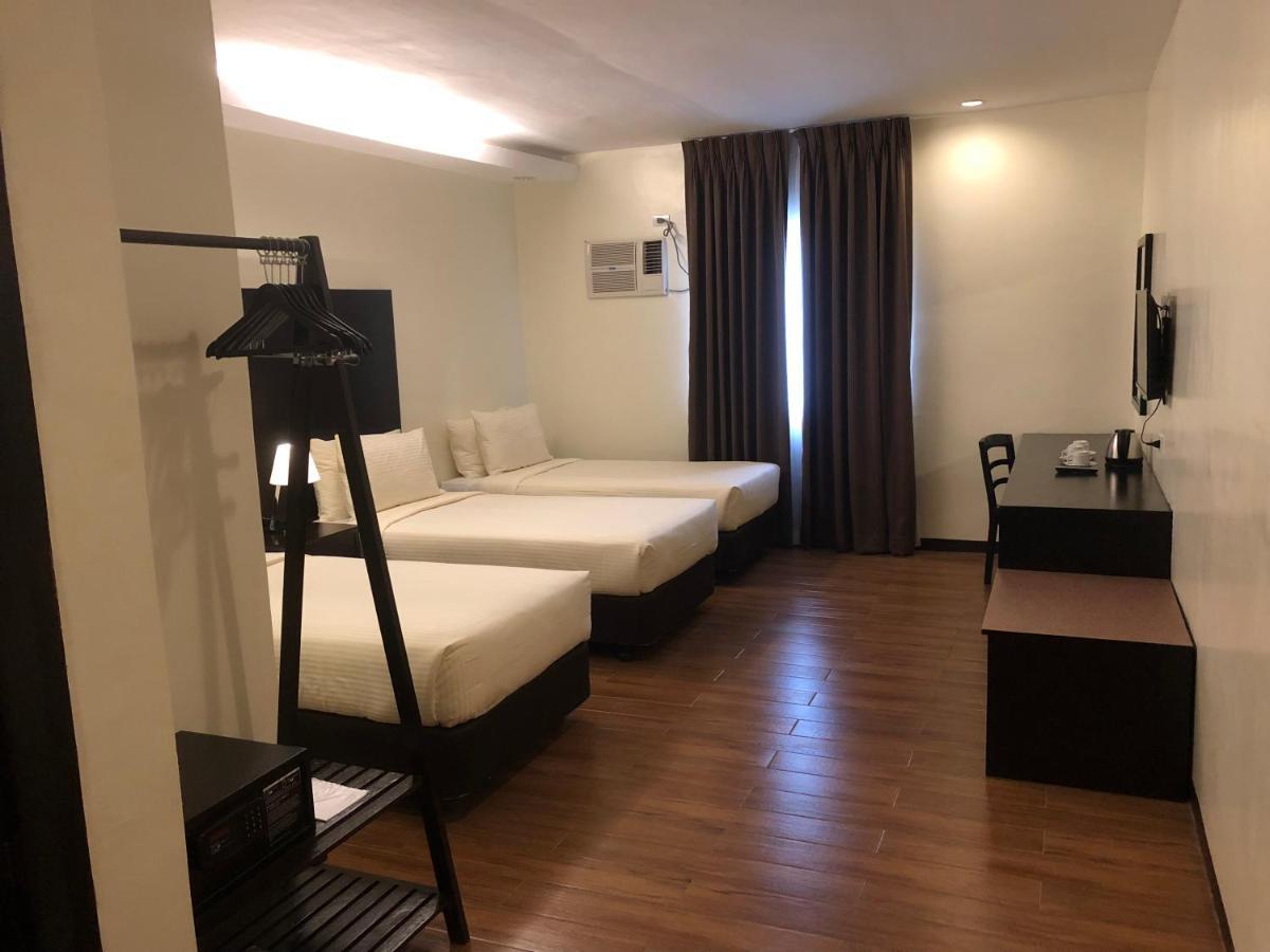 Piña Suites Ormoc Exterior foto